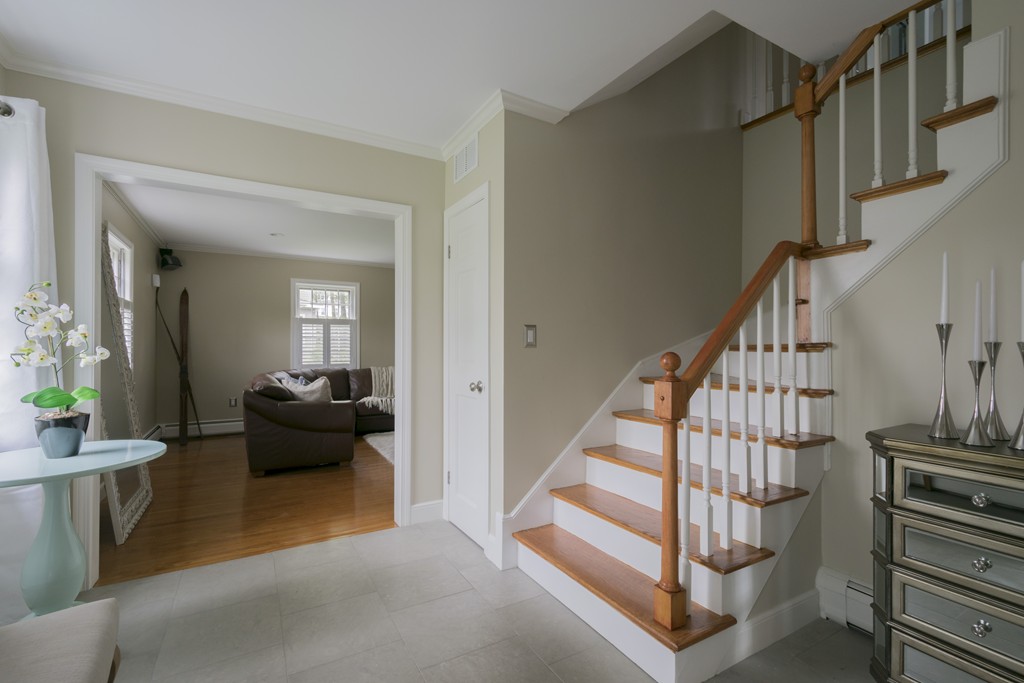 82 Bloomfield Street Lexington, MA 02421 - Photo 3 of 30