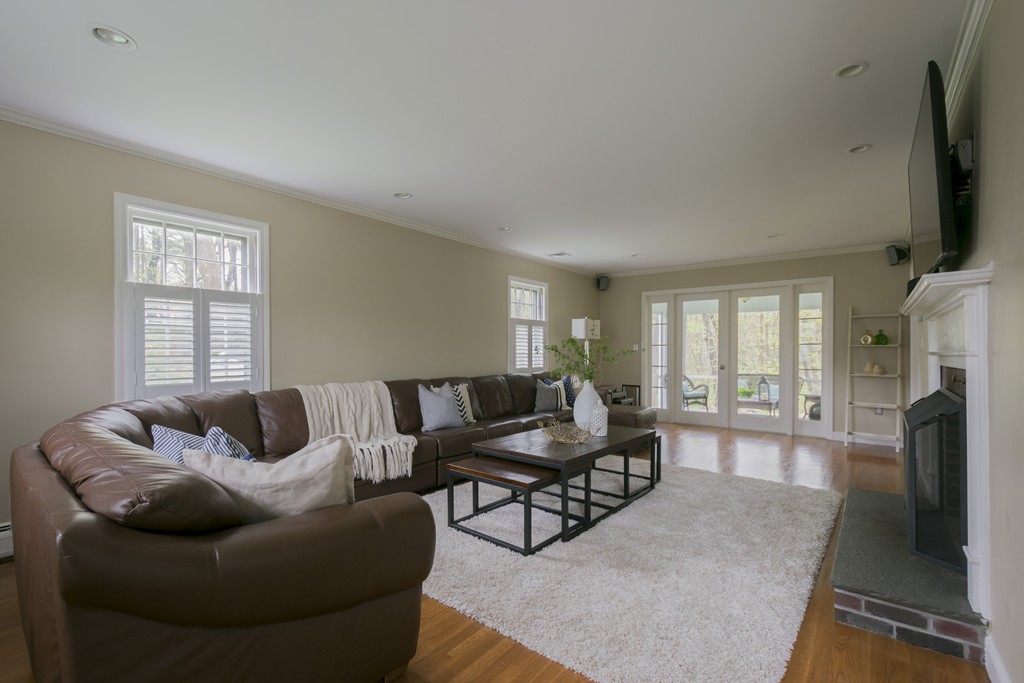 82 Bloomfield Street Lexington, MA 02421 - Photo 4 of 30