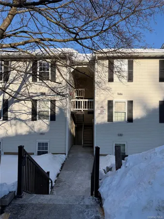 $2,450 | 25 Lexington Hills Road, Unit 12, Harriman, NY 10926