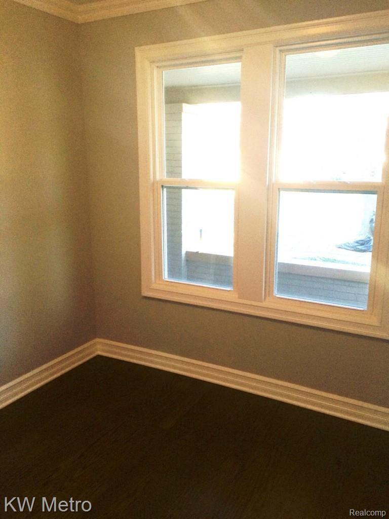 610 Stratford Road Ferndale, MI 48220 - Photo 12 of 36 IMG_8449.jpg