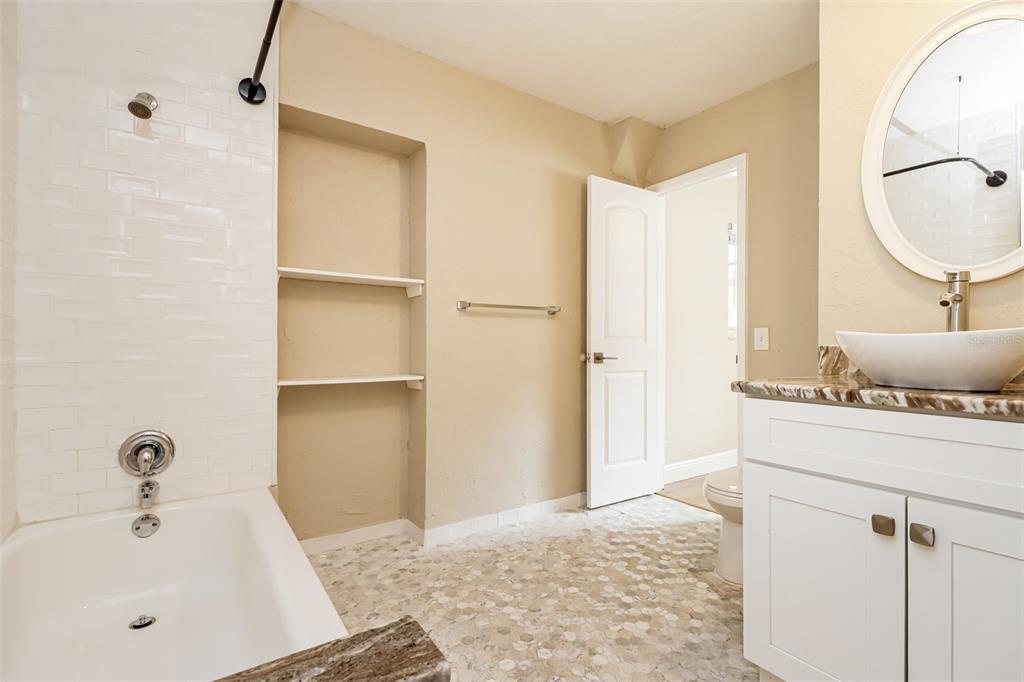 10293 Satsuma Road Seminole, FL 33772 - Photo 16 of 21 Gallery Image 16