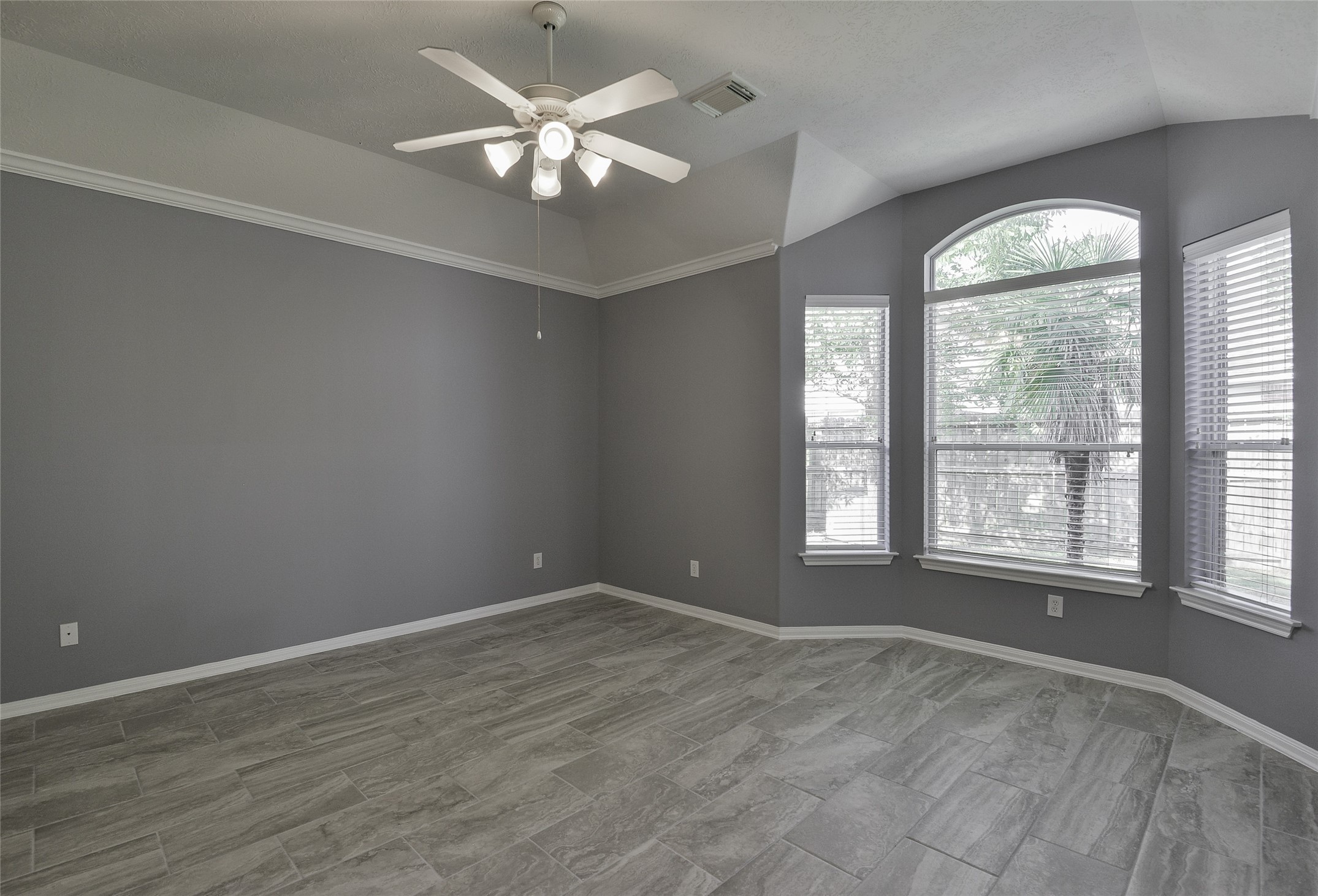 18411 Atasca Wds Trace Humble, TX 77346 - Photo 19 of 39 a view of an empty room with a window