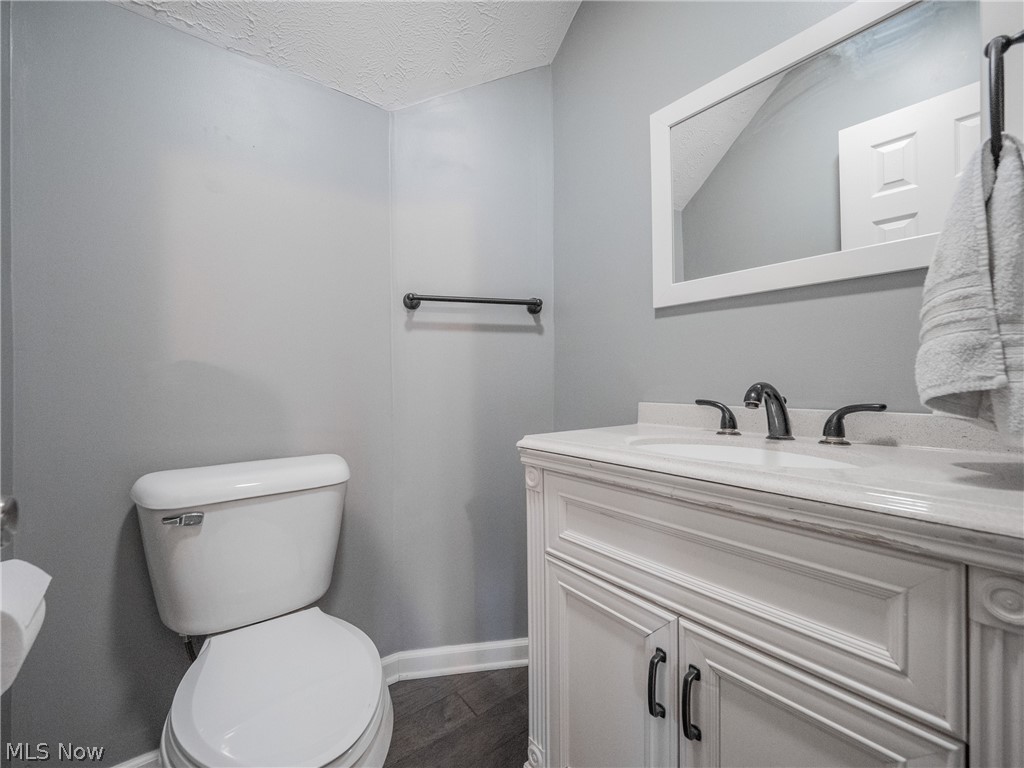 2879 Coleridge Road Cleveland, OH 44118 - Photo 11 of 35