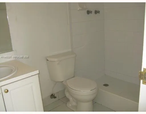 $2,250 | 5100 Southwest 41st Street, Unit 229, Pembroke Park, FL 33023