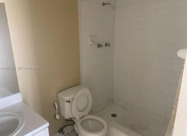 $2,250 | 5100 Southwest 41st Street, Unit 229, Pembroke Park, FL 33023