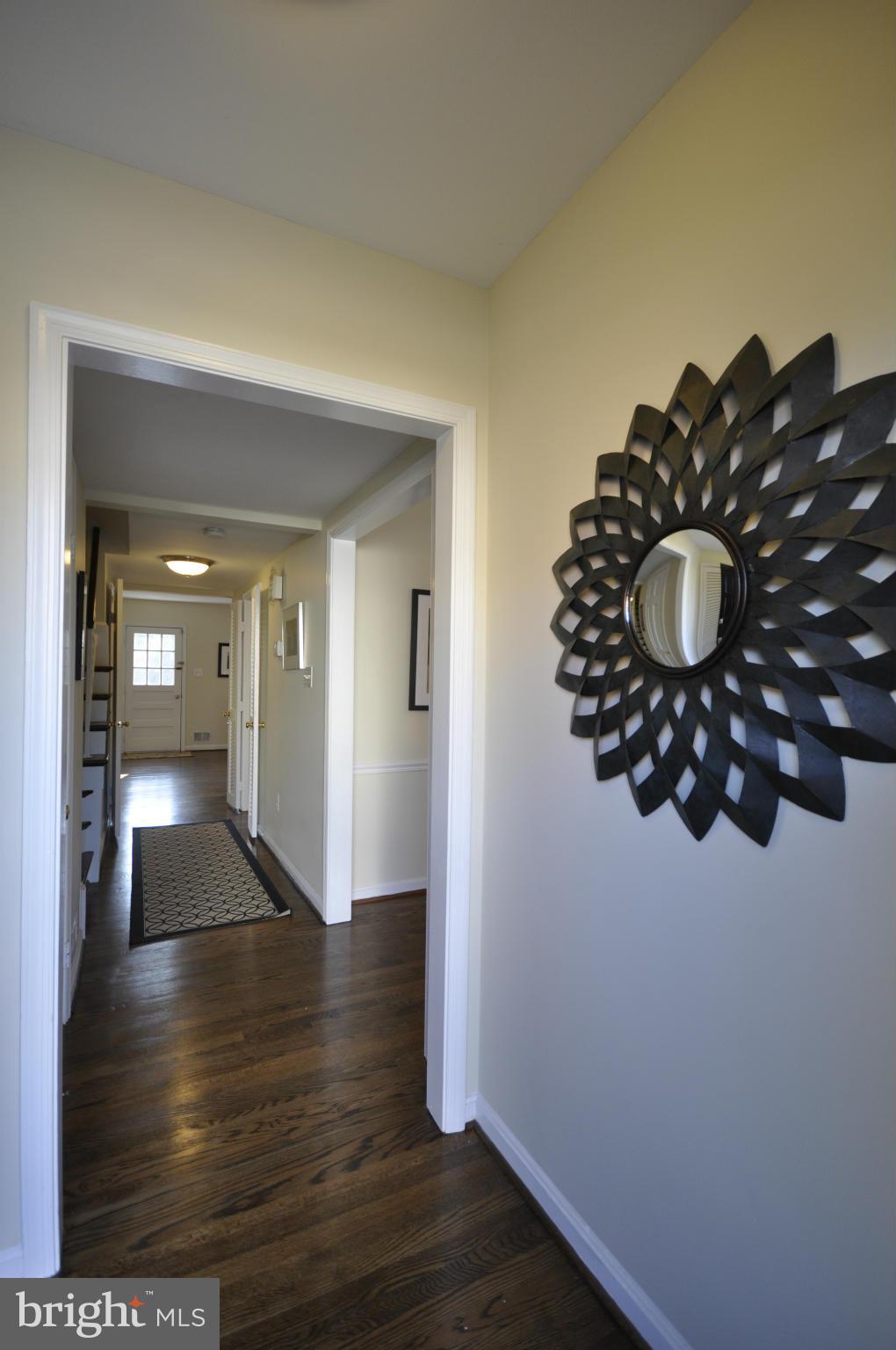 6739 Towne Lane Road McLean, VA 22101 - Photo 2 of 24 Foyer