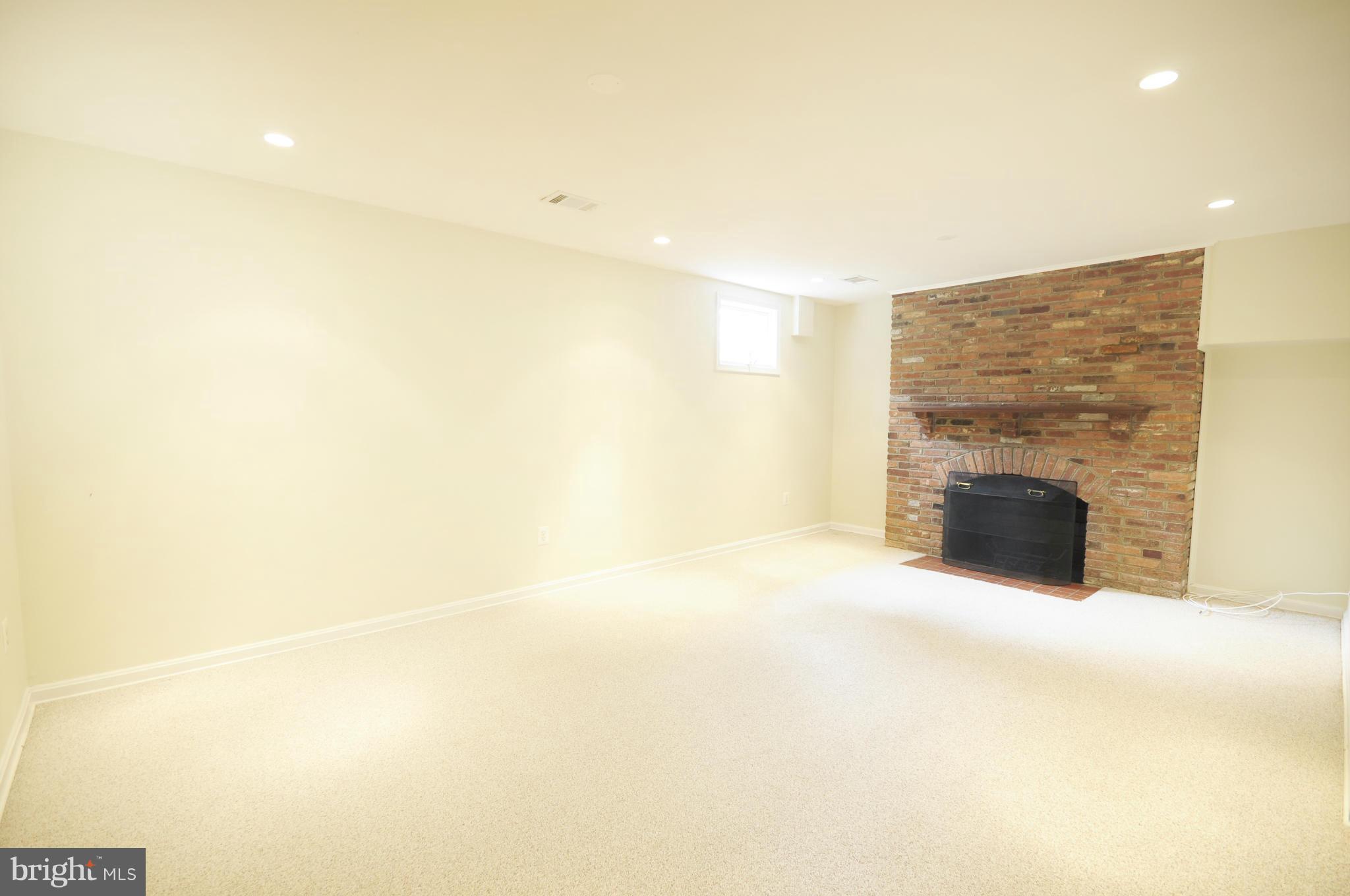 6739 Towne Lane Road McLean, VA 22101 - Photo 18 of 24 Family Room