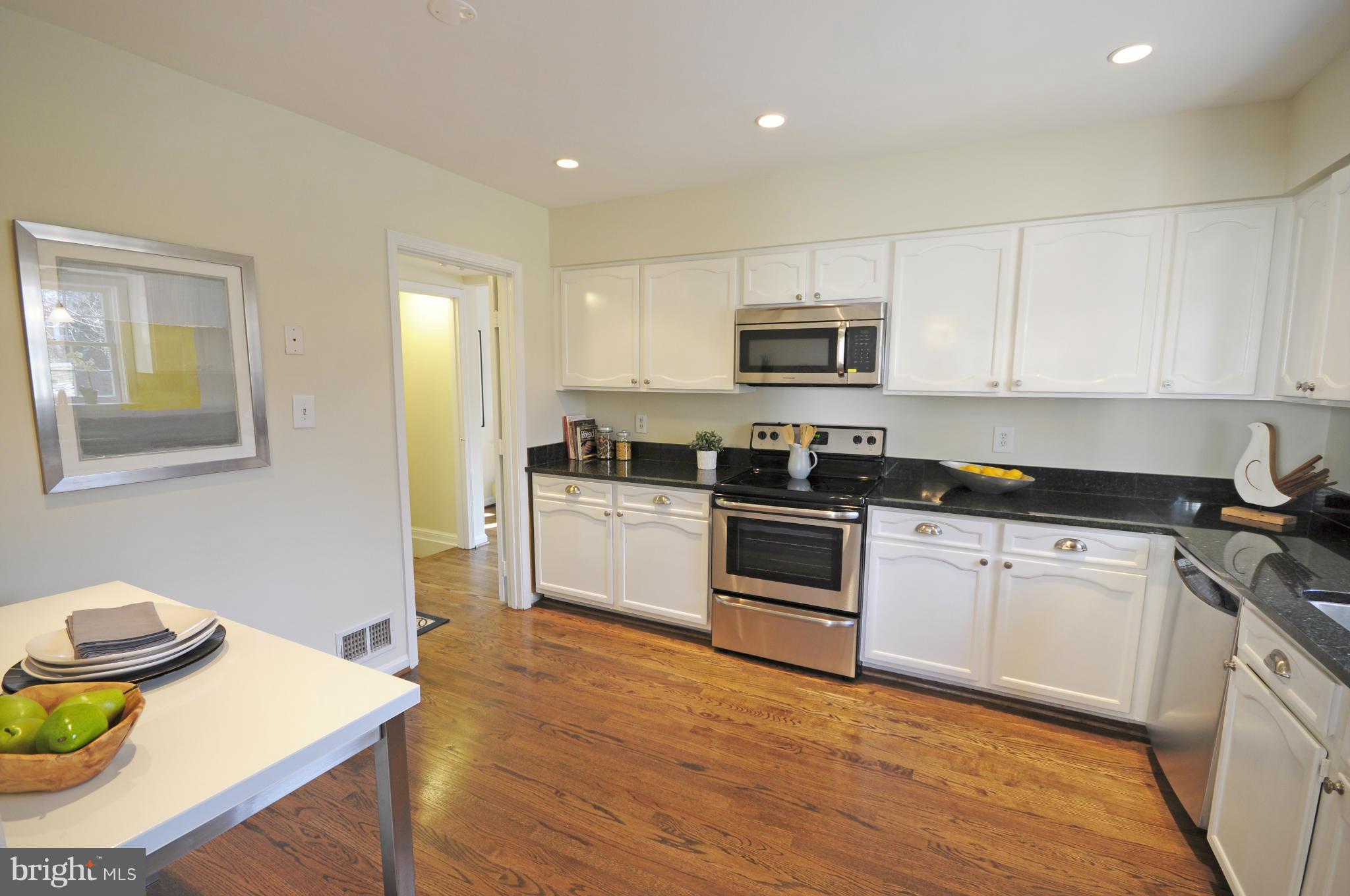 6739 Towne Lane Road McLean, VA 22101 - Photo 4 of 24 Kitchen