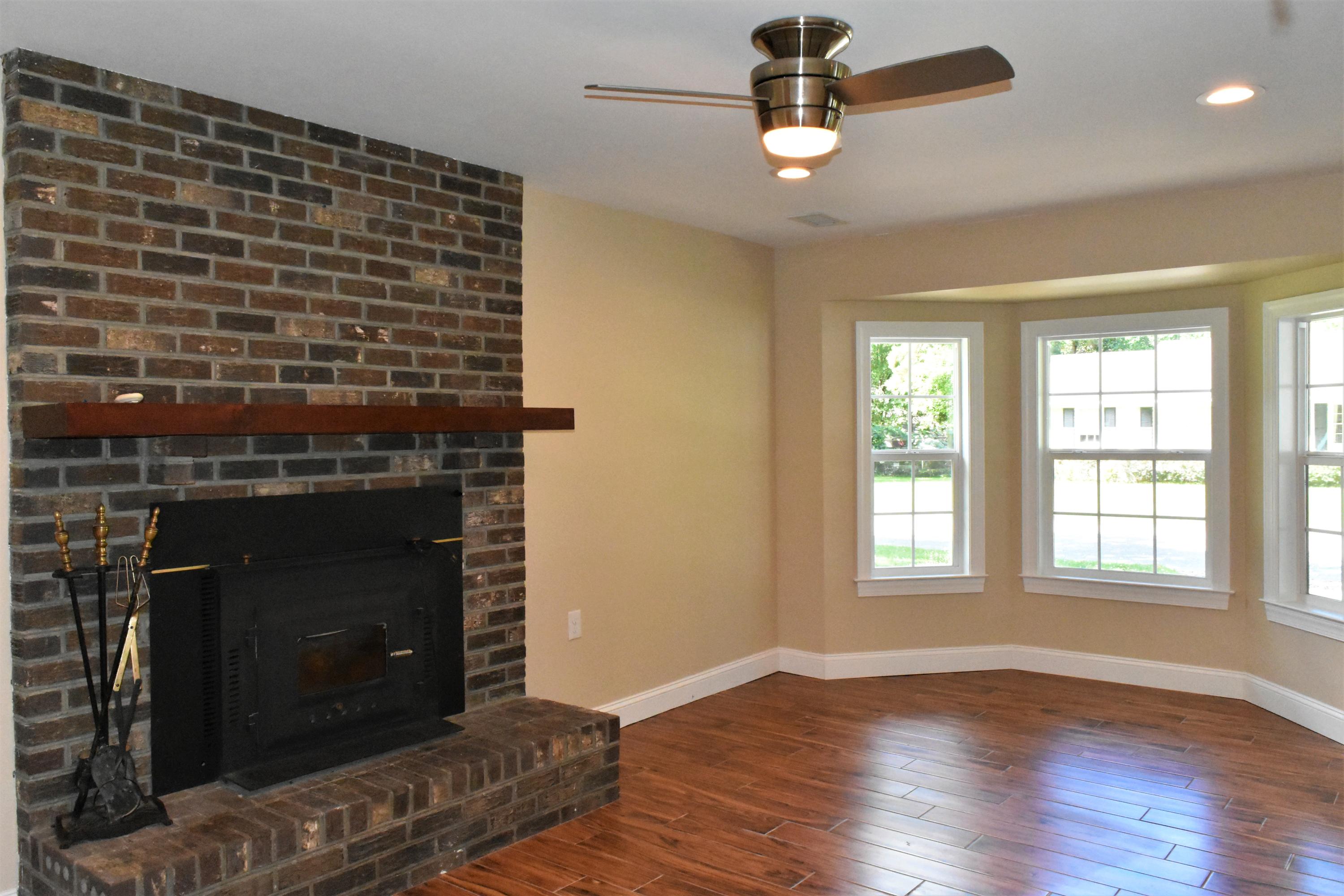 360 Oxford Road Ladson, SC 29456 - Photo 8 of 19 Family Rom/Den