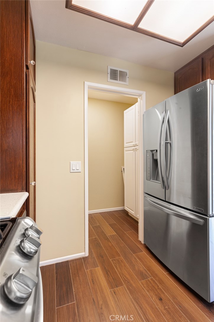 28015 Tupelo Ridge Drive Valencia, CA 91354 - Photo 11 of 41 Added Walk Ini Pantry