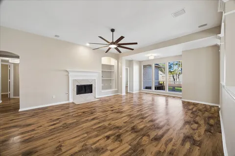 $450,000 | 3211 Chappelwood Drive, Pearland, TX 77584