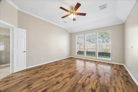 $450,000 | 3211 Chappelwood Drive, Pearland, TX 77584