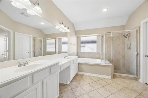 $450,000 | 3211 Chappelwood Drive, Pearland, TX 77584