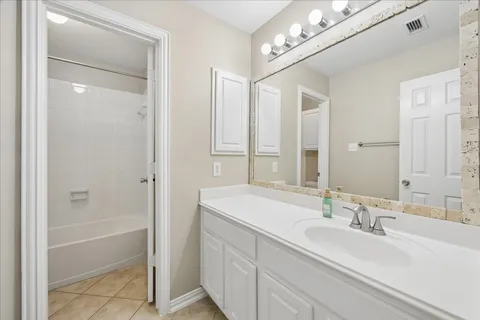 $450,000 | 3211 Chappelwood Drive, Pearland, TX 77584