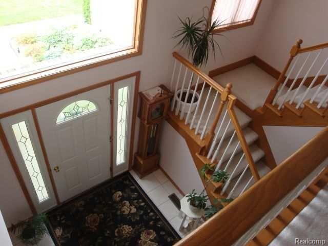 34264 Country Meadow Road New Baltimore, MI 48047 - Photo 12 of 25 ENTRY OVERVIEW