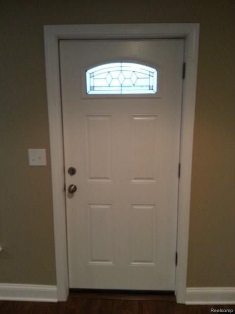 737 South Hospital Road Waterford, MI 48327 - Photo 15 of 41 Insulated leaded glass front door