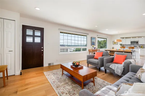 $760,000 | 2515 South 118th Street, Burien, WA 98168