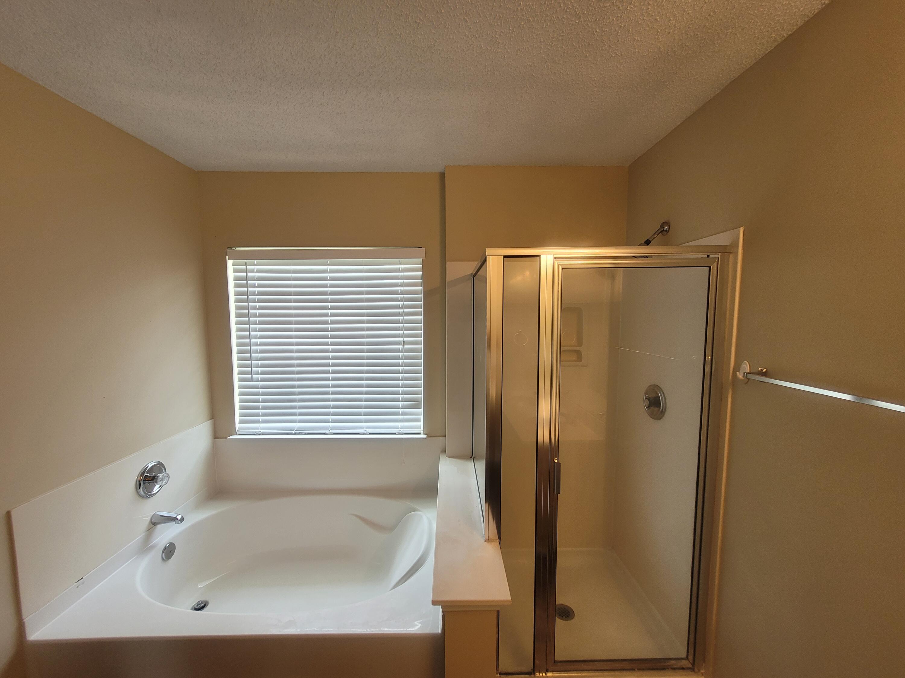 105 Rundle Lane Summerville, SC 29483 - Photo 7 of 20 20240918_131657