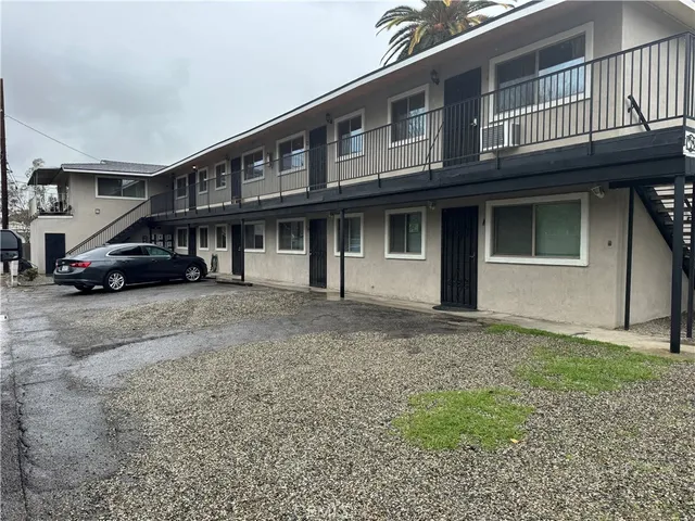 $1,800 | 3643 Brockton Avenue, Unit I, Riverside, CA 92501