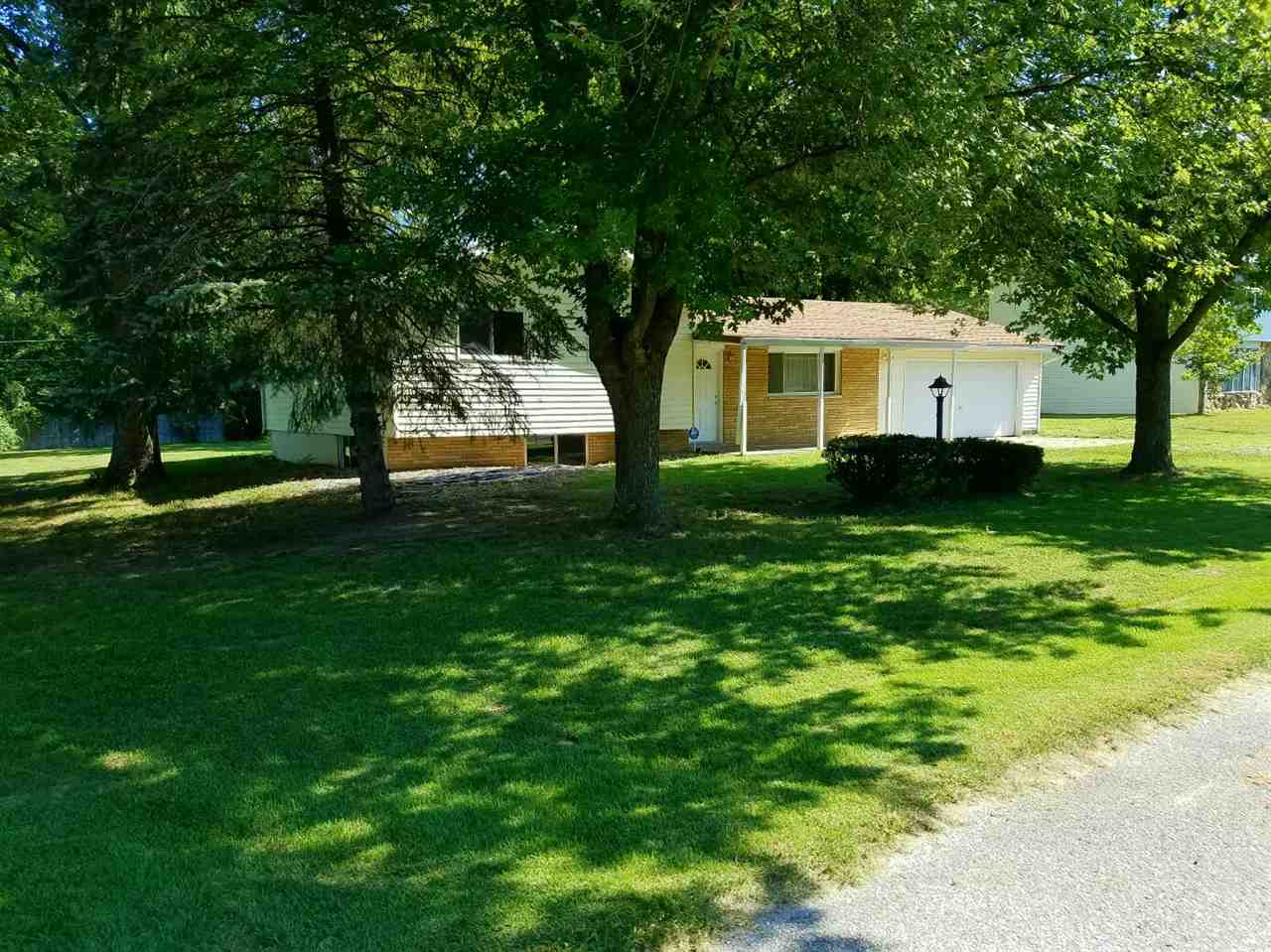 1770 Magnolia Road Vincennes, IN 47591 - Photo 1 of 3 Gallery Image 1
