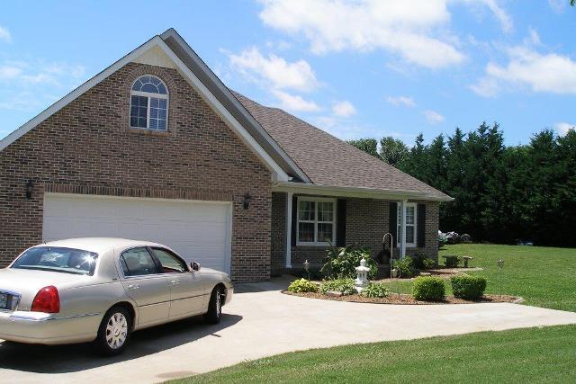 207 Riva Lake Road Winchester, TN 37398 - Photo 2 of 20 View of the 2 car attached garage