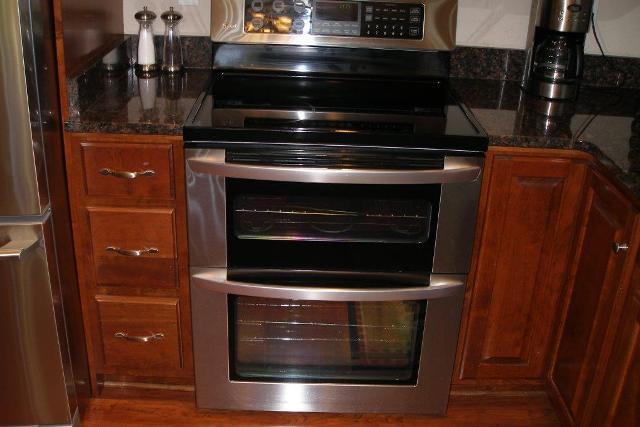207 Riva Lake Road Winchester, TN 37398 - Photo 11 of 20 Nice double oven for the chef in the family
