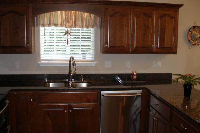 207 Riva Lake Road Winchester, TN 37398 - Photo 7 of 20 Very spacious 22x12 eat-in kitchen