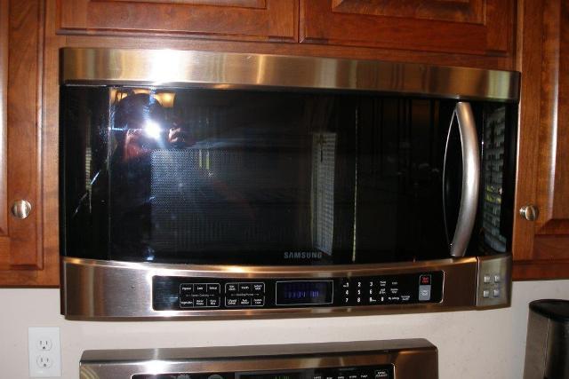 207 Riva Lake Road Winchester, TN 37398 - Photo 10 of 20 Matching appliance are an additional touch of class