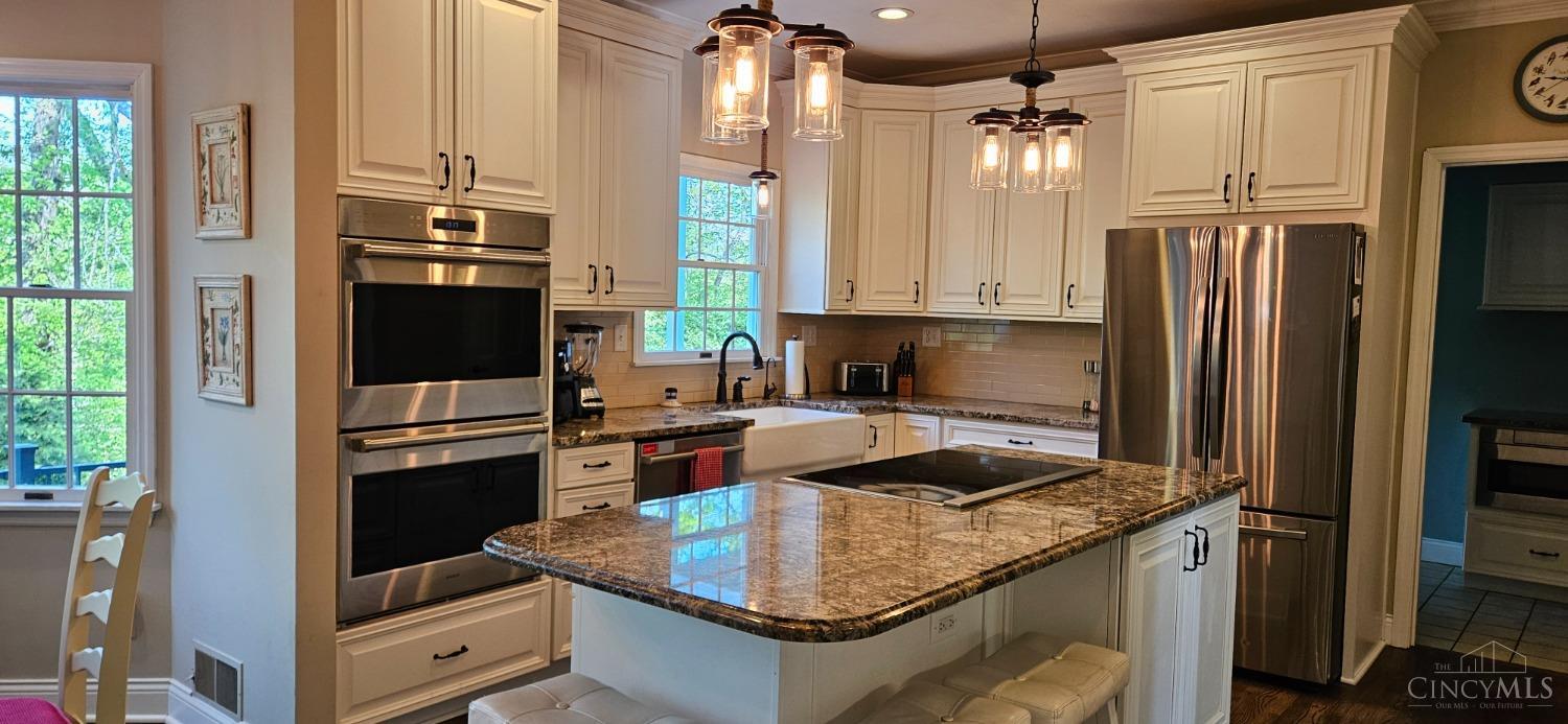 651 North Meadowcrest Road Cincinnati, OH 45231 - Photo 4 of 50 Gallery Image 4