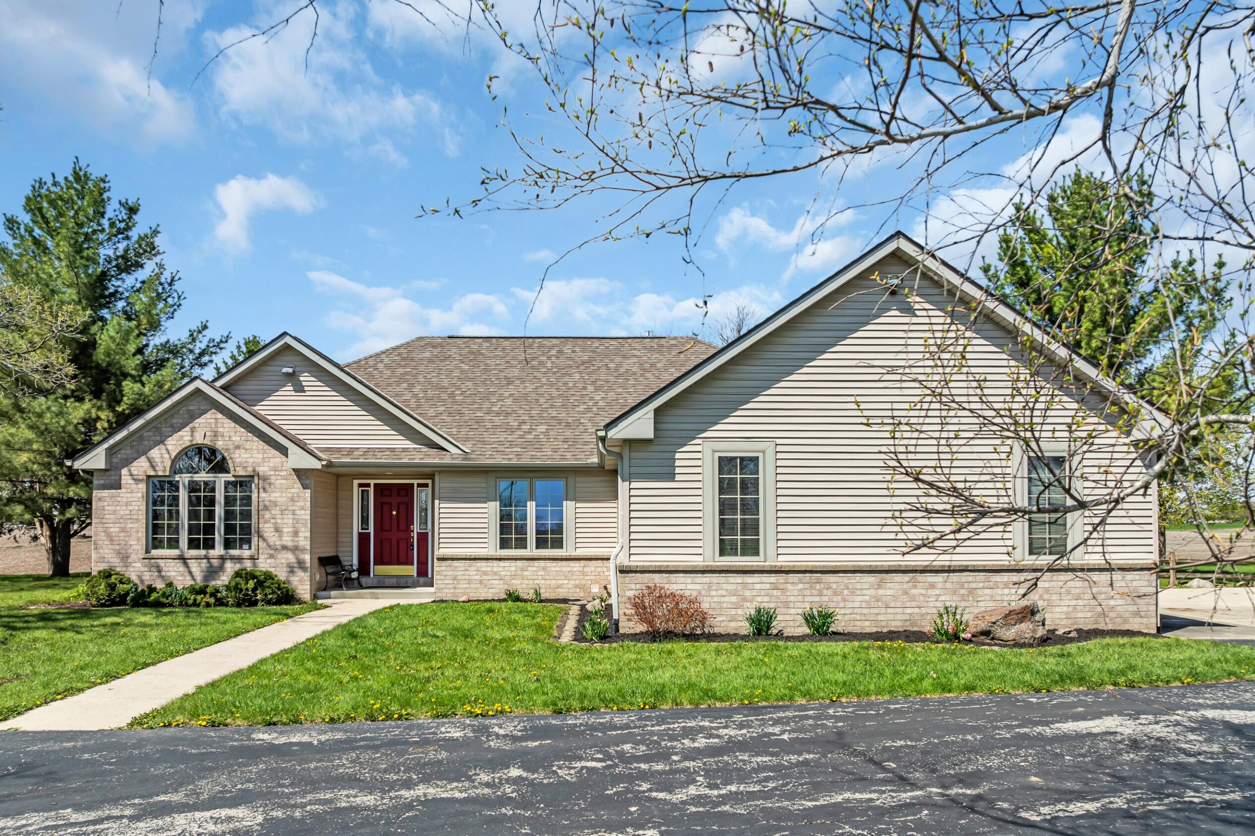3907 South 108th Street Raymond, WI 53126 - Photo 2 of 90 Photo (2)