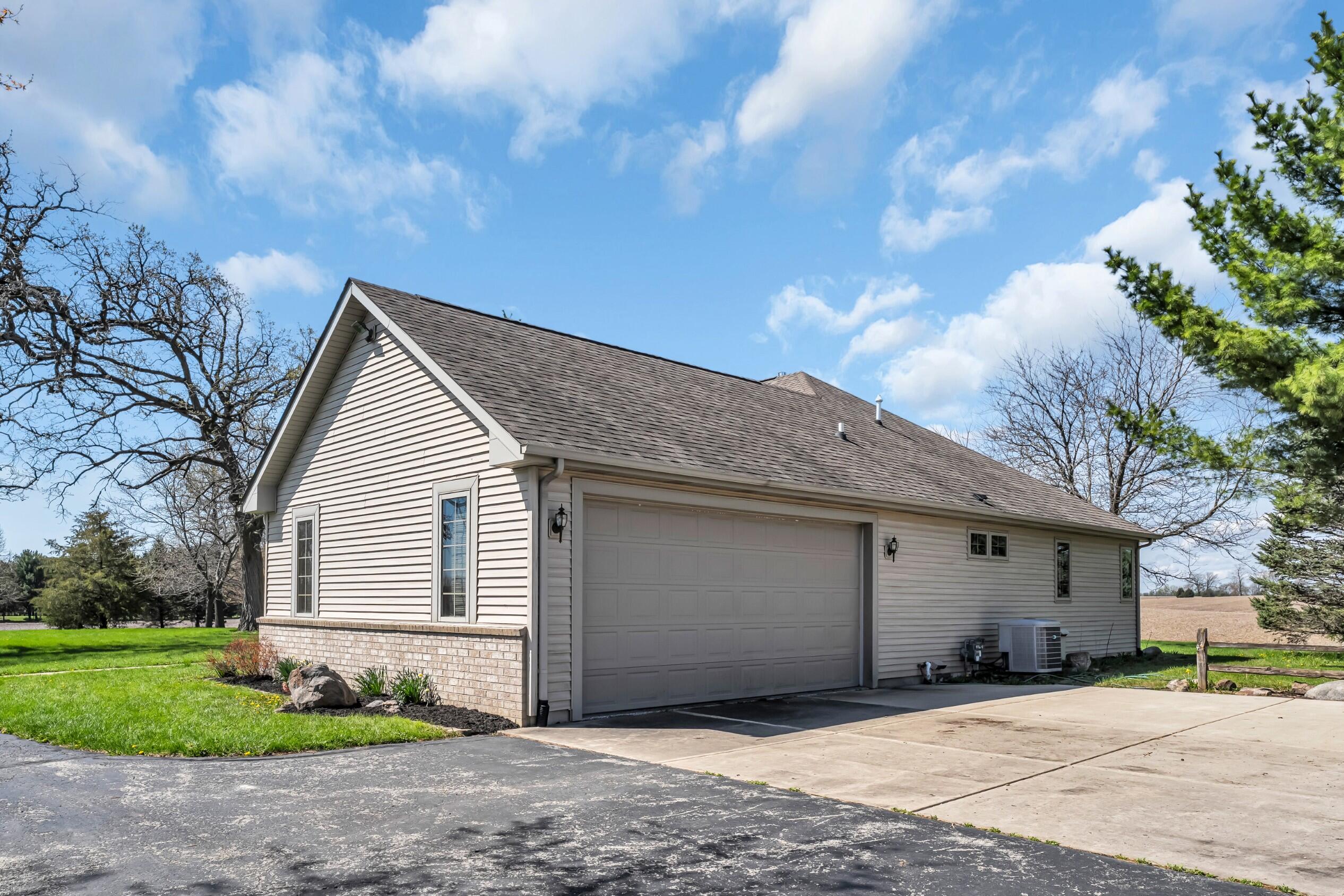 3907 South 108th Street Raymond, WI 53126 - Photo 3 of 90 Photo (3)