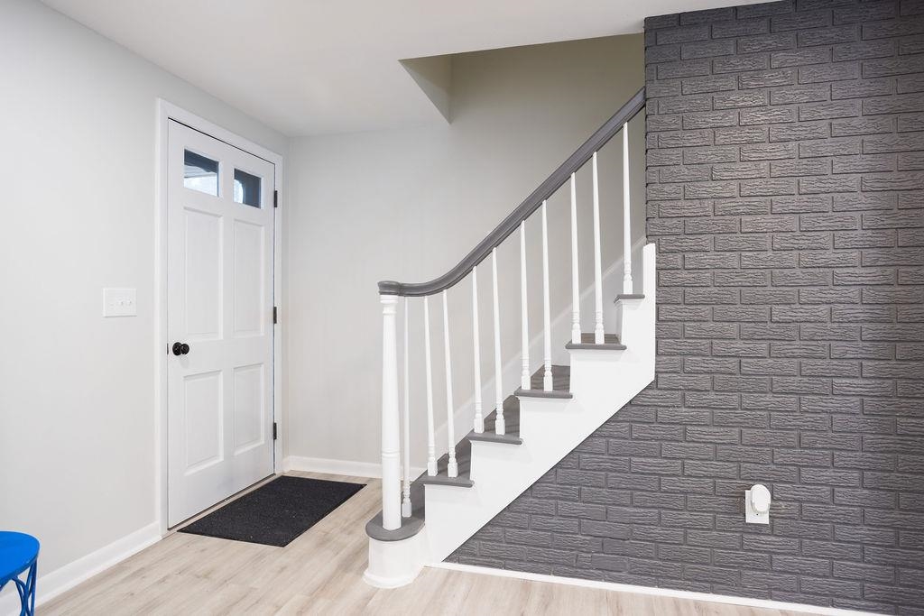 85 Maple Street Somersworth, NH 03878 - Photo 3 of 38