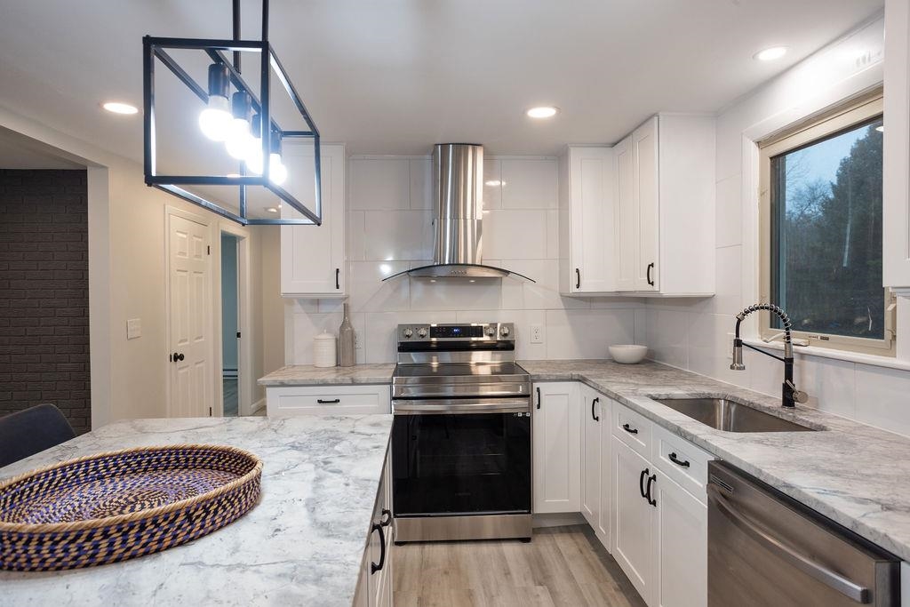 85 Maple Street Somersworth, NH 03878 - Photo 6 of 38