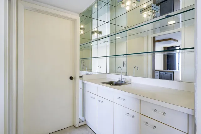 a black and white photo of a picture