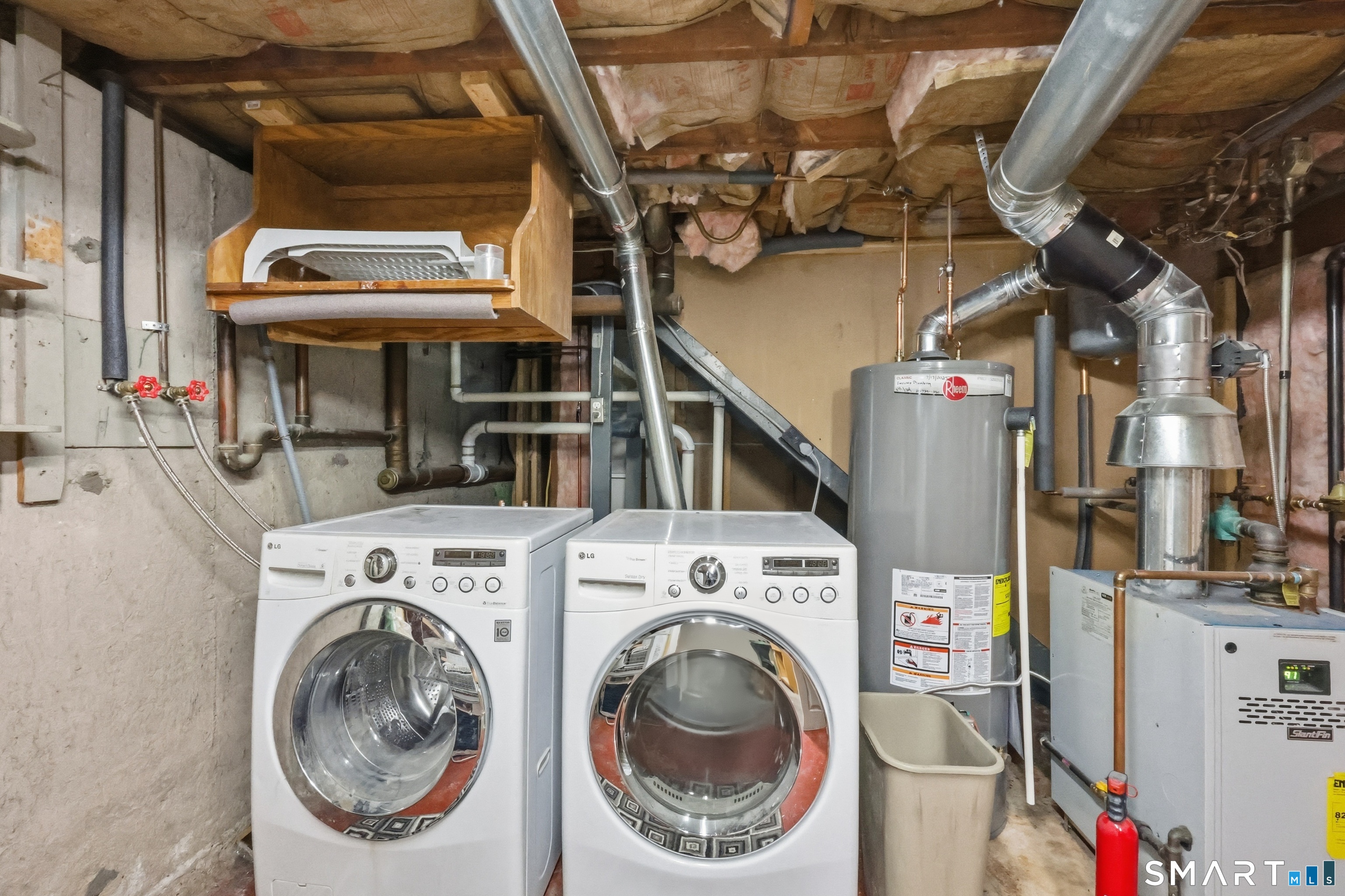 89 North Hoadley Street Naugatuck, CT 06770 - Photo 27 of 28 a utility room with dryer and washer
