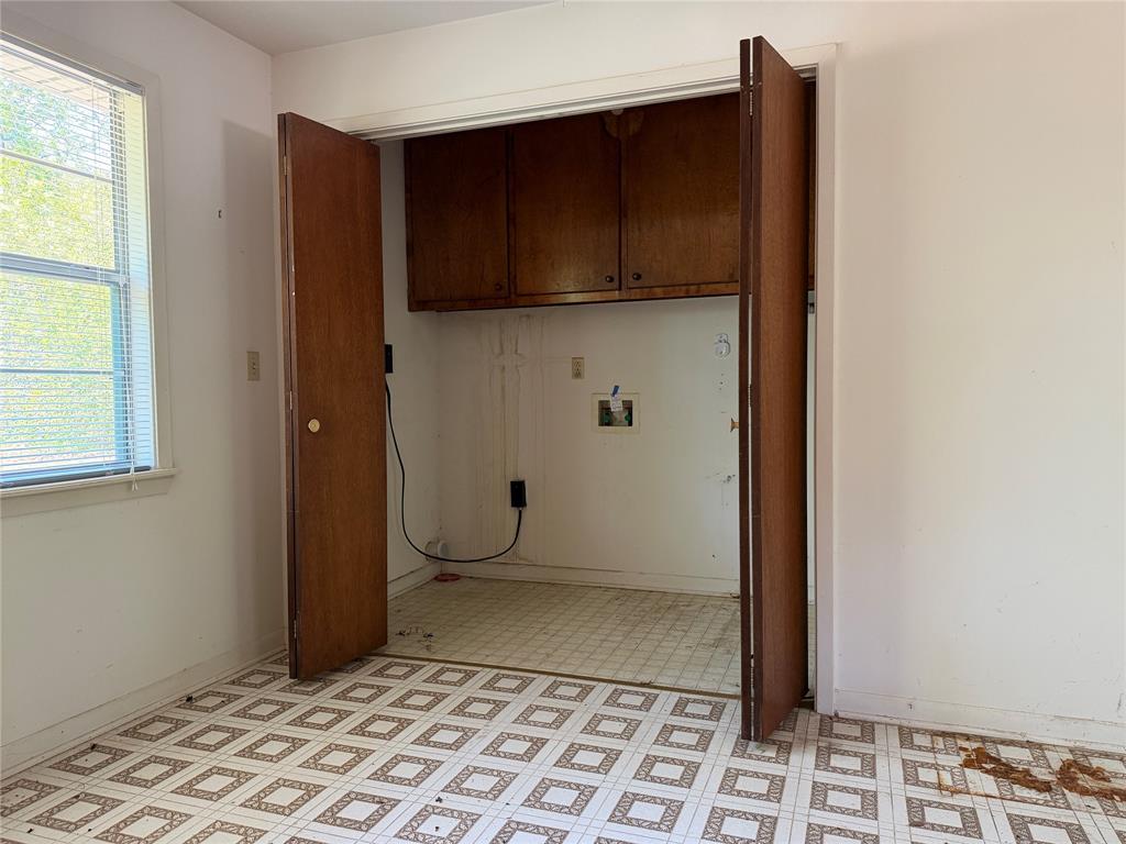 336 Butler Street Rusk, TX 75785 - Photo 14 of 27 a view of an empty room