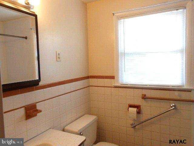 2525 Cambridge Road York, PA 17402 - Photo 15 of 23 Gallery Image 15