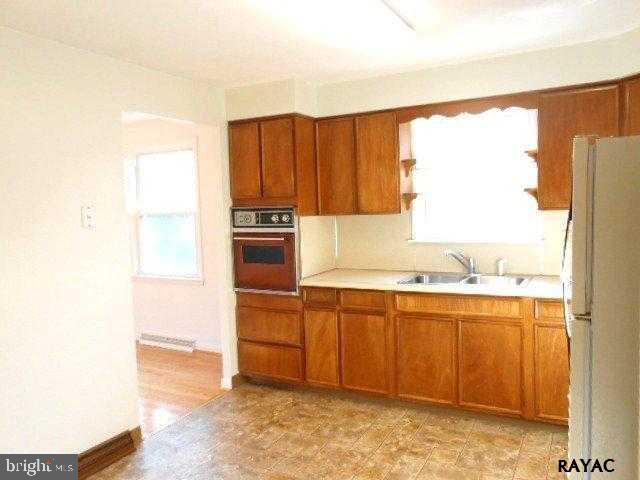 2525 Cambridge Road York, PA 17402 - Photo 10 of 23 Gallery Image 10