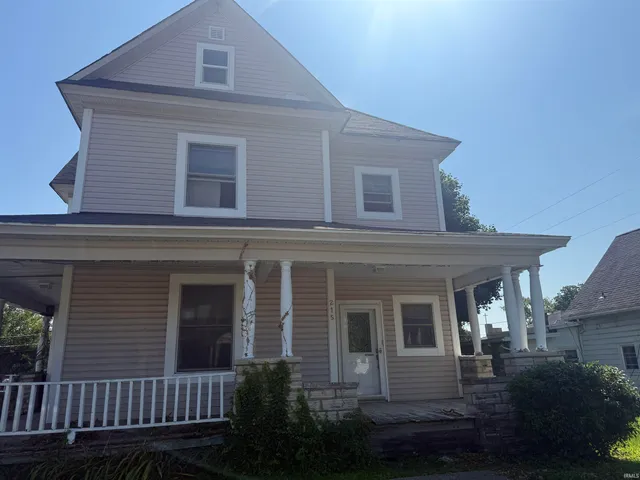 $39,900 | 215 South High Street, Hartford City, IN 47348