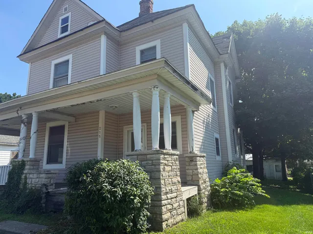 $39,900 | 215 South High Street, Hartford City, IN 47348