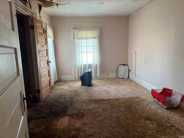 $39,900 | 215 South High Street, Hartford City, IN 47348