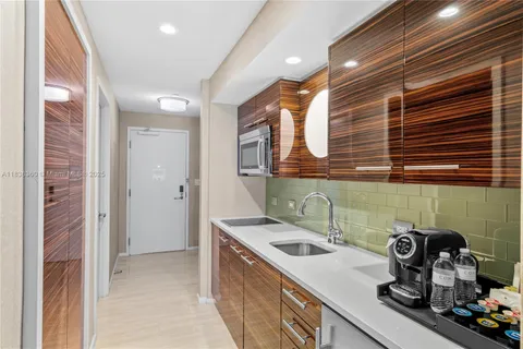 $612,900 | 551 North Fort Lauderdale Beach Boulevard, Unit R1909, Fort Lauderdale, FL 33304