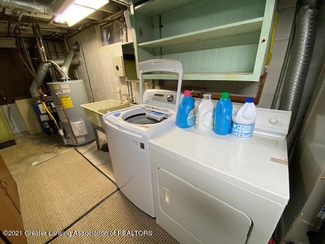4754 River Ridge Drive Lansing, MI 48917 - Photo 33 of 46 laundry