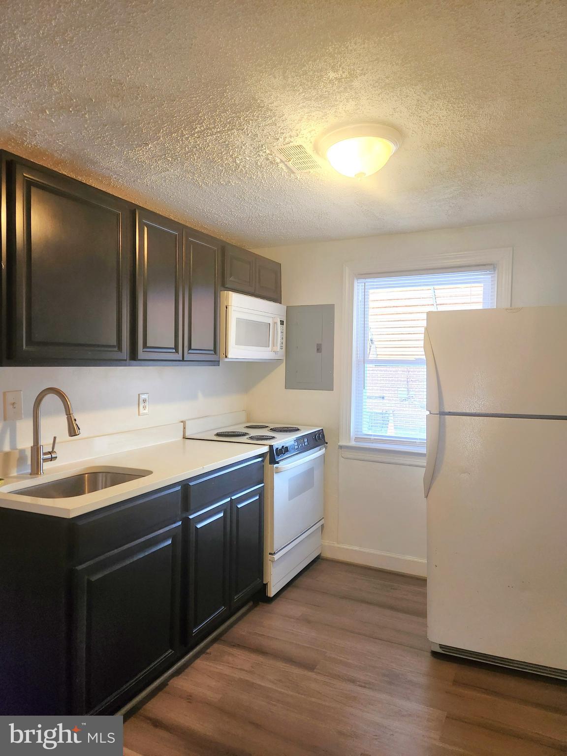 135 Carver Road Dundalk, MD 21222 - Photo 2 of 14 Kitchen
