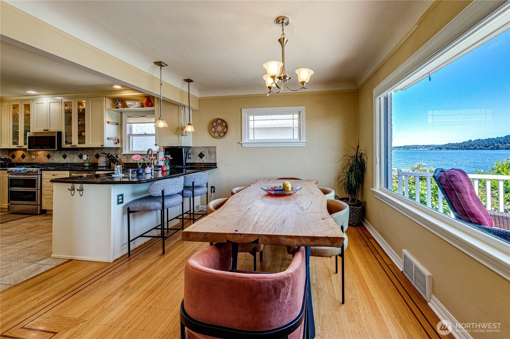 11754 Riviera Place Northeast Seattle, WA 98125 - Photo 12 of 40