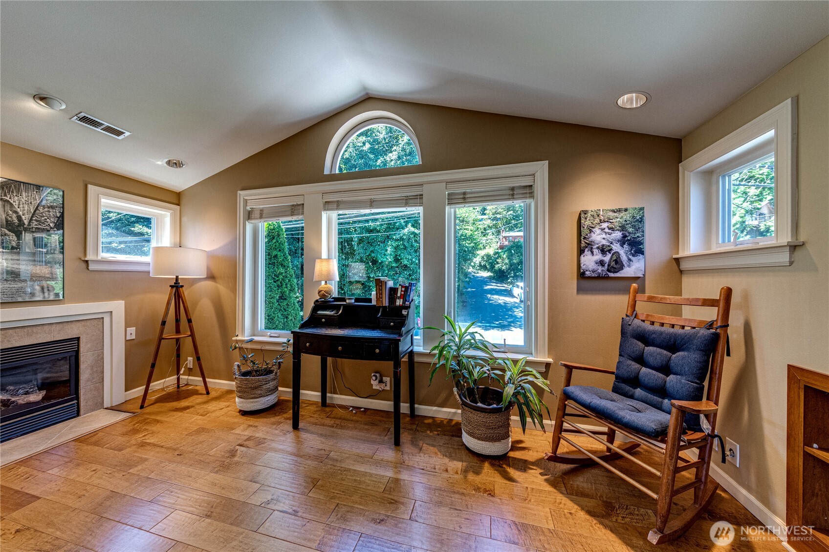 11754 Riviera Place Northeast Seattle, WA 98125 - Photo 18 of 40