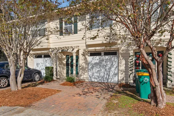 $2,295 | 223 Mattie M Kelly Boulevard, Destin, FL 32541