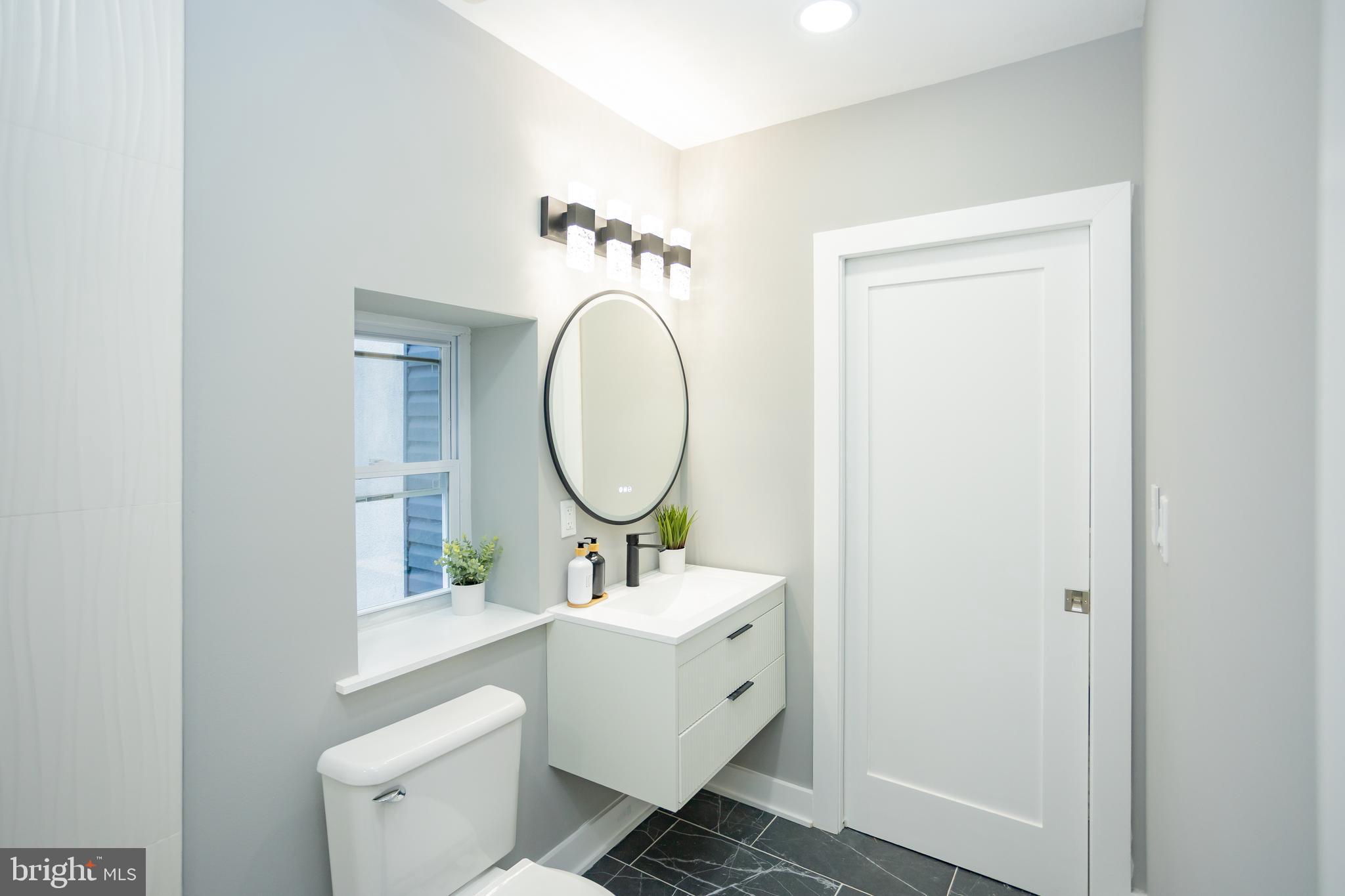 429 Tasker Street Philadelphia, PA 19148 - Photo 35 of 44 Bathroom