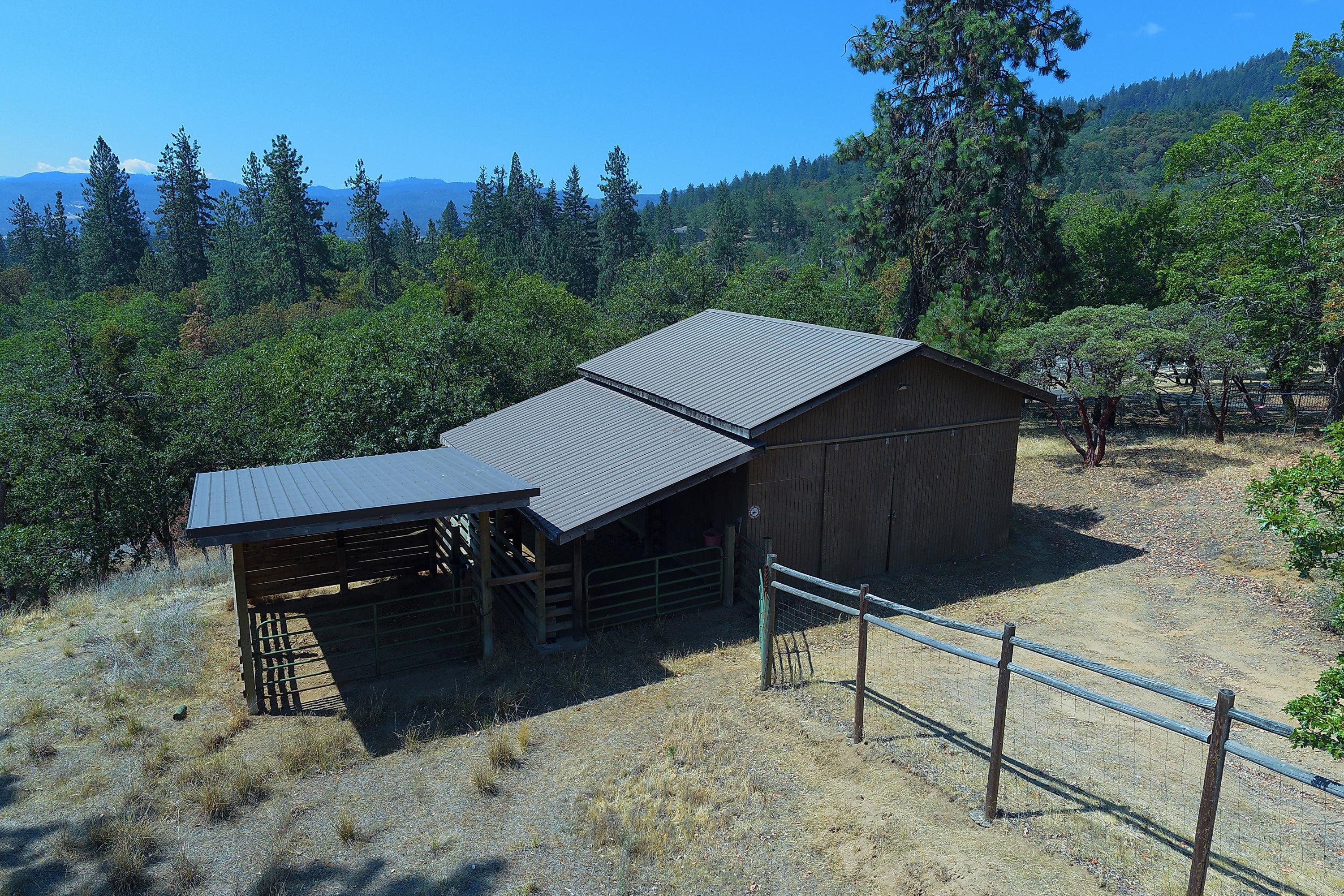 2421 Old Military Road Central Point, OR 97502 - Photo 31 of 35 37