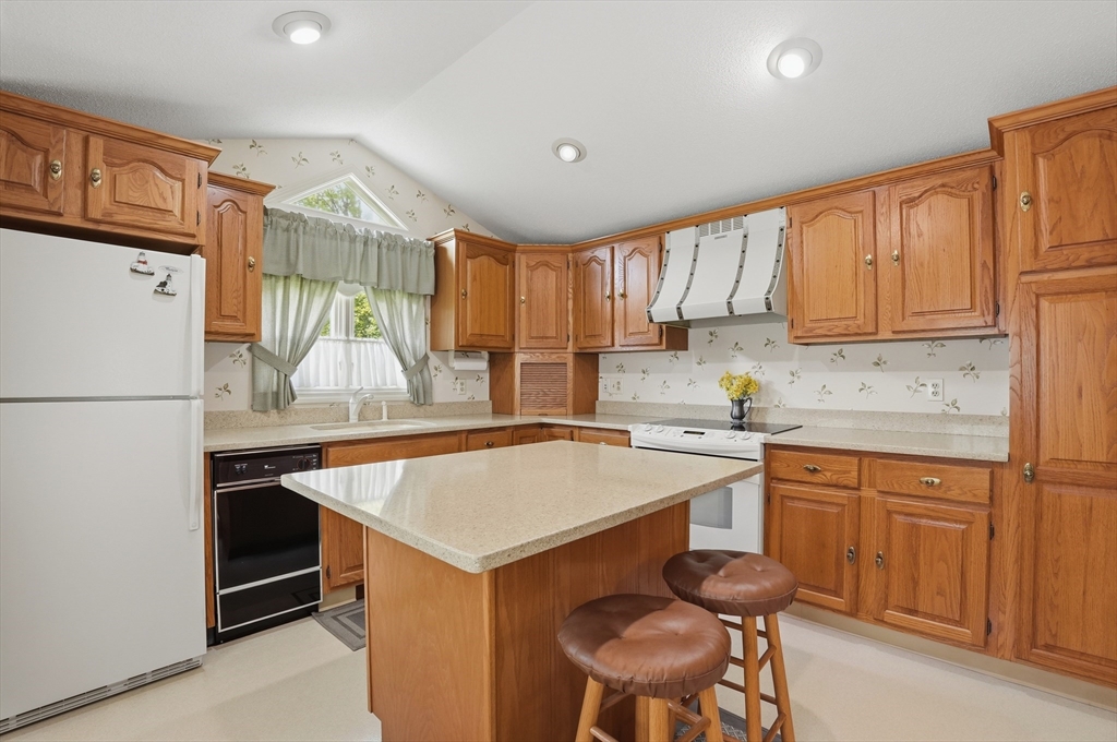 121 Wood Street Fall River, MA 02721 - Photo 16 of 41